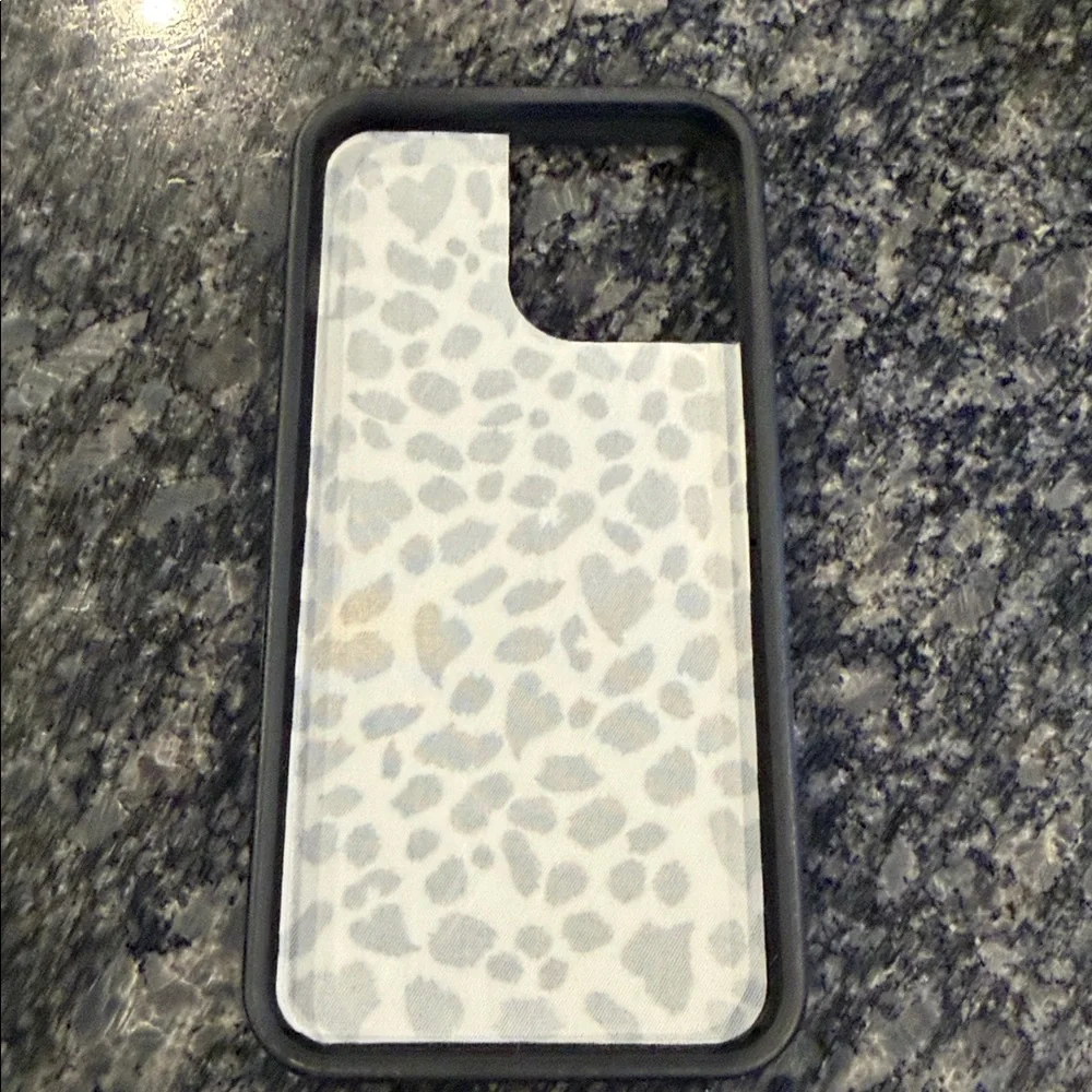 WILDFLOWER Snow Leopard IPhone 13 Pro Max Case